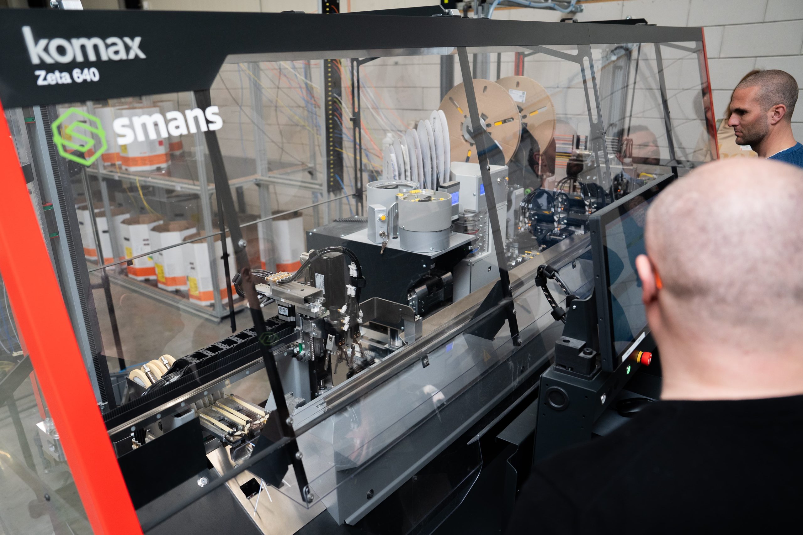 Komax Zeta 640 draadconfectiemachine in het Smans Technology Center